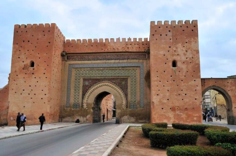 From Fez: Meknes, Volubilis and Moulay Idriss Day Trip - Discovering Moulay Idriss