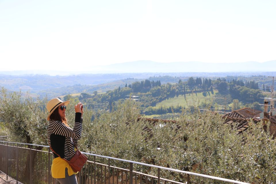From Florence: Tuscany, Siena, San Gimignano & Winery Lunch - Discovering San Gimignano
