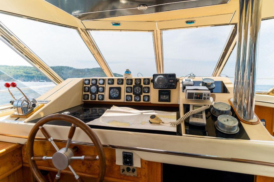 From Forio: Ischia Private Boat Tour With Aperitif - Sights and Experiences