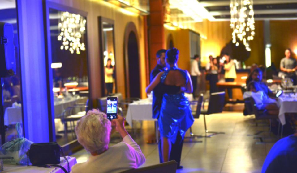 From Foz Do Iguaçu: Puerto Iguazu Night Tour - Local Cuisine Options