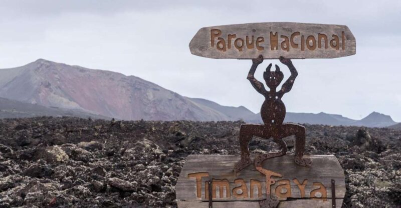 From Fuerteventura: Lanzarote Volcano and Wine Region Tour - Key Points
