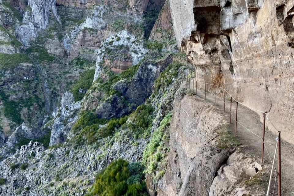 From Funchal: Pico Do Arieiro to Pico Ruivo Sunrise Hike - Reservation