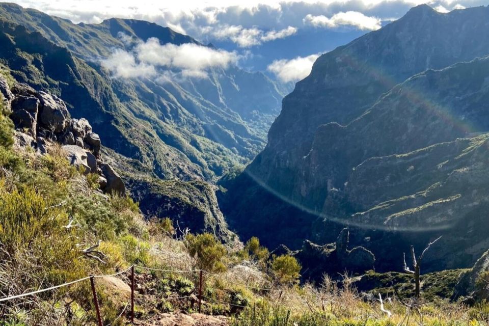 From Funchal: Pico Do Arieiro to Pico Ruivo Sunrise Hike - Pickup and Drop-off