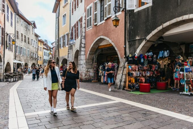 From Geneva: Annecy Half-Day Trip - Getting to Annecy From Geneva