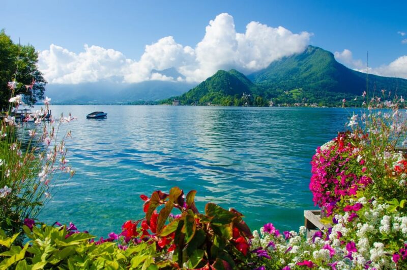 From Geneva: Annecy Private Day Trip - Wandering Through the Annecy Old Town