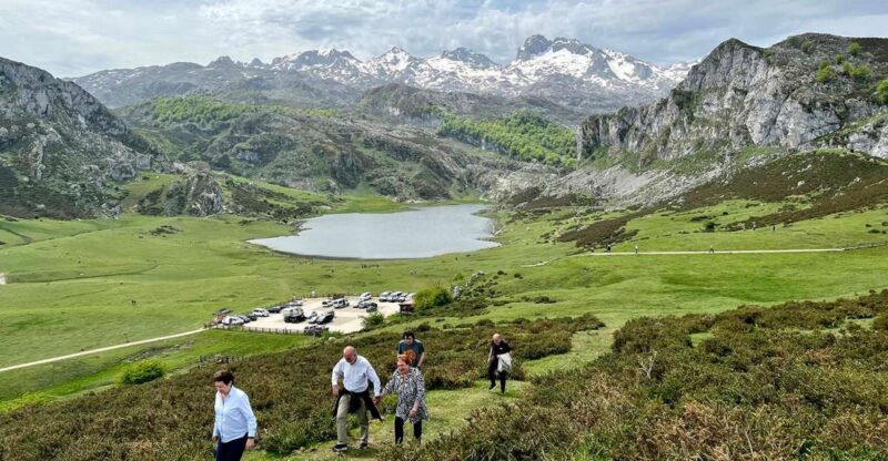 From Gijón or Oviedo: Covadonga Lakes & Sanctuary and Cangas - Key Attractions