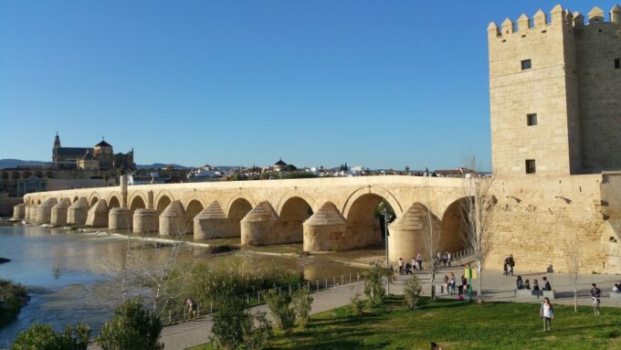 From Granada: Private Córdoba Tour and Skip-the-Line Tickets - Guided Visit and Free Exploration