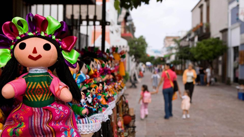 From Guadalajara: Downtown and Tlaquepaque Sightseeing Tour - Key Points