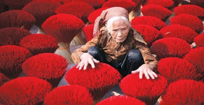 From Ha Noi: Explore Quang Phu Cau Incense Village Half Day - Travel Tips