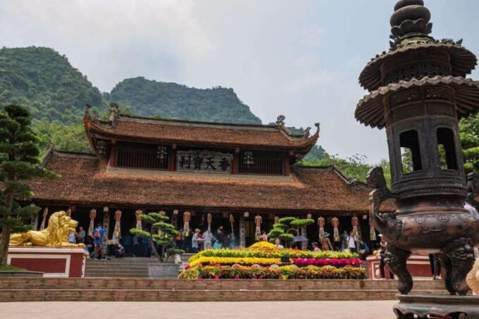 FROM HA NOI: PERFUME PAGODA FULL DAY GROUP TOUR - Scenic Highlights of the Journey