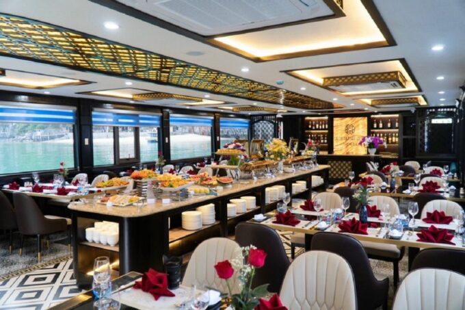 From Hanoi: 1-Day Ha Long Bay Luxury Cruise With Jacuzzi - Guided Tour Experience