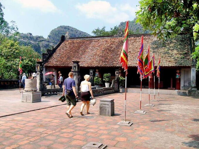 From Hanoi: 1-Day Tour Ninh Binh: Hoa Lu, Trang An, Hang Mua - Important Considerations for Travelers