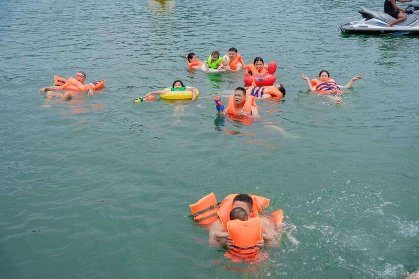 From Hanoi: Cat Ba Island and Lan Ha Bay Day Trip With Lunch - What to Expect on Cat Ba Island