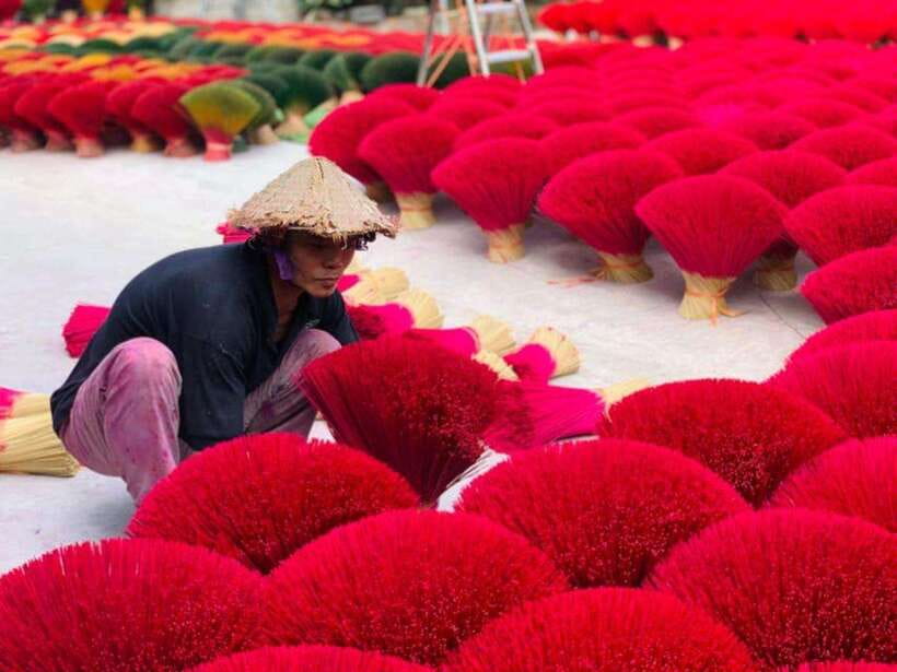 From Hanoi: Half-Day Tour to Incense & Hat Villages - Exploring Quang Phu Cau Village