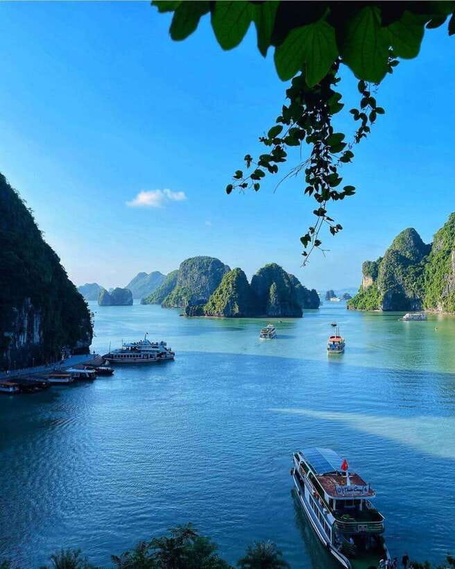 From Hanoi: Halong Bay Cruise With Cave Visit and Lunch - Exploring Thien Cung Cave