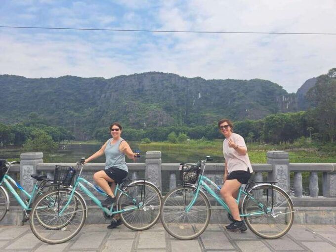 From Hanoi: Hoa Lu and Tam Coc 1 Day Trip - Boat Ride Through Tam Coc