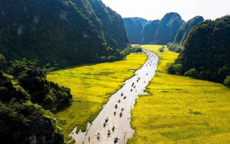 From Hanoi: Hoa Lu, Tam Coc & Mua Cave Full-Day Trip - Exploring Hoa Lu: The Ancient Capital