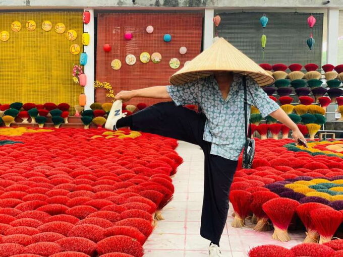 From Hanoi: Incense Village, Conical Hat and HaThai Art Tour - Customer Reviews and Feedback