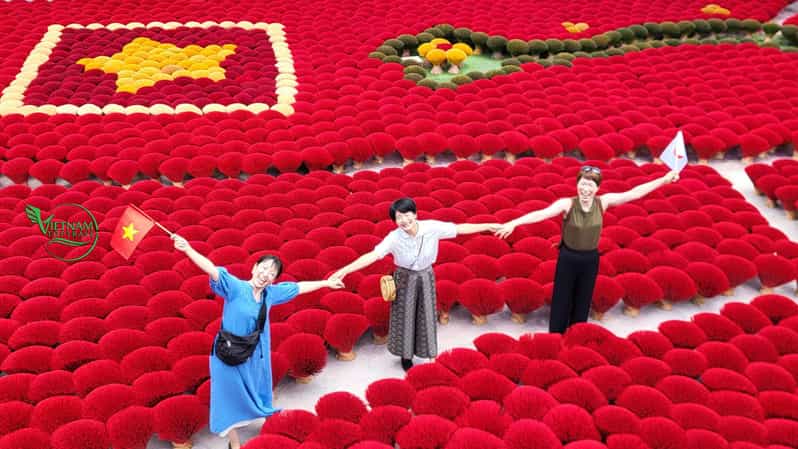 From Hanoi: Incense Village & Train Street or Silk Village - Visiting Train Street or Silk Village