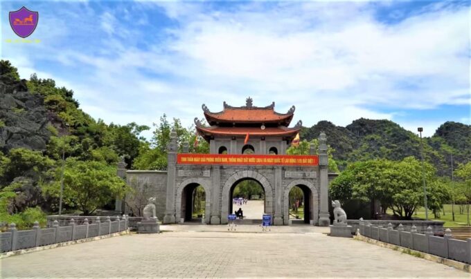 From Hanoi: Ninh Binh Day Trip Hoa Lu, Trang An and Mua Cave - Transportation From Hanoi
