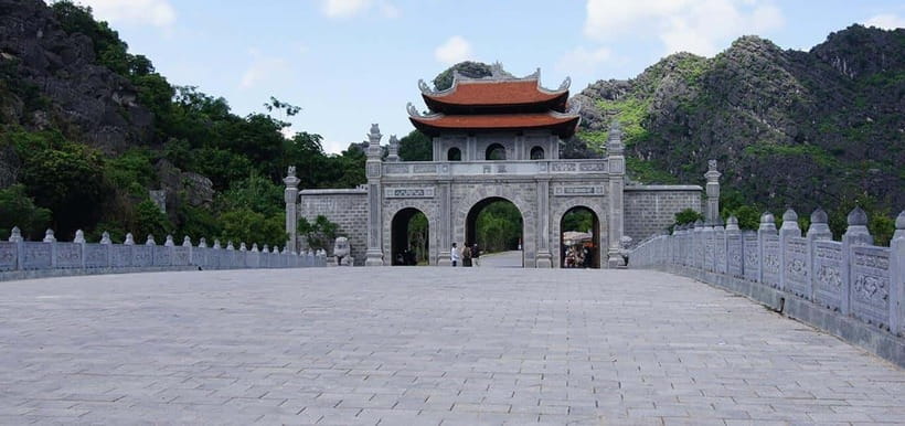 From Hanoi: Ninh Binh, Hoa Lu, Tam Coc & Mua Cave Day Tour - Key Points