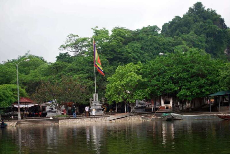 From Hanoi: Perfume Pagoda Day Trip With Boat Ride - Exploring Perfume Pagoda and Huong Tich Cave