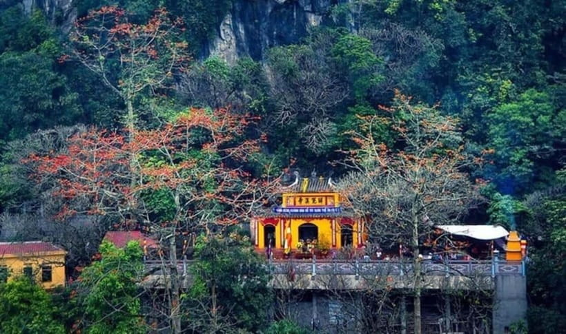 From Hanoi: Perfume Pagoda Tour and Quang Phu Cau 1 Day - Sampan Ride and Cable Car Experience