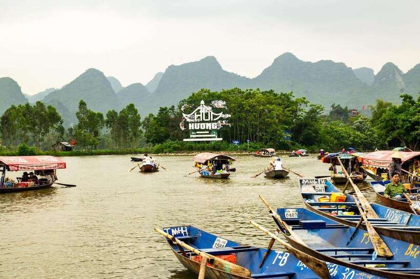 From Hanoi: Perfume Pagoda Tour and Quang Phu Cau 1 Day - Optional Visit to Quang Phu Cau