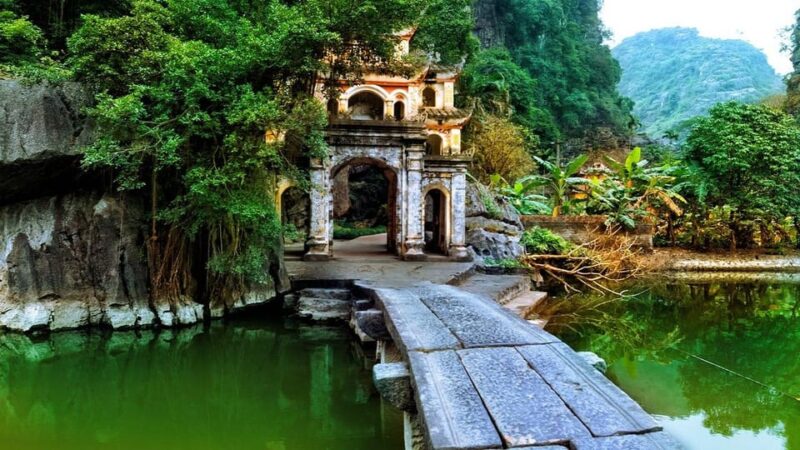 From Hanoi: Private Tour Ninh Binh- Hoa Lu, Tam Coc/Trang An - Traditional Local Cuisine