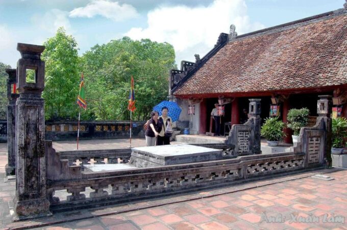 From Hanoi: Tam Coc or Trang An, Hoa Lu & Mua Cave Tour - Frequently Asked Questions
