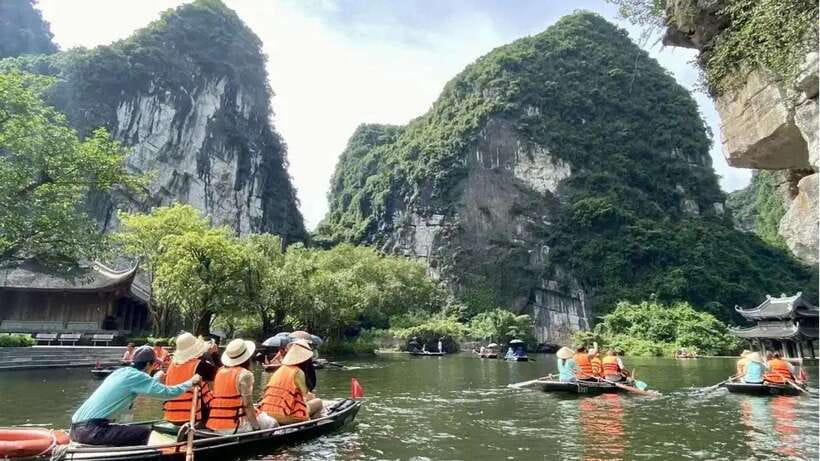 From Hanoi: Trang An, Hoa Lu, and Mua Caves Small-Group Tour - Key Points