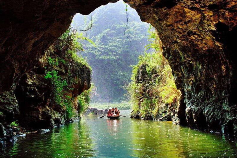 From Hanoi: Trang An, Hoa Lu, Mua Cave 1 Day Tour - Itinerary Highlights