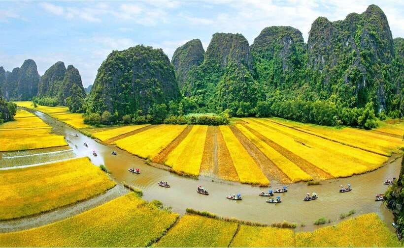 From Hanoi: Trang An, Hoa Lu & Mua Cave Full-Day Luxury Tour - Trang An Scenic Landscape Complex