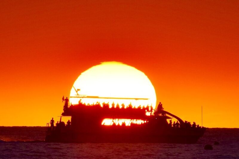 From Hawaii: Historical Dinner Cruise Tour to Kealakekua Bay - The Value Proposition