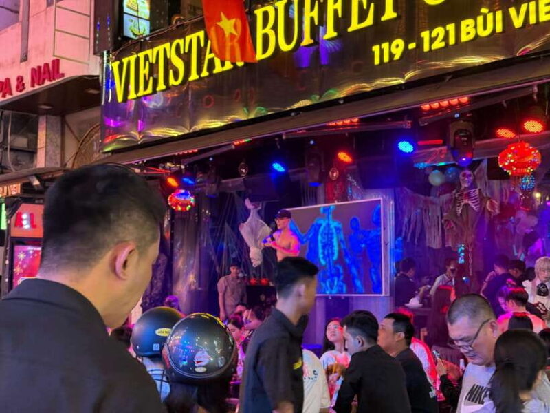 From Ho Chi Minh: Acoustics Live Music & Street Food Tour - Food Experience