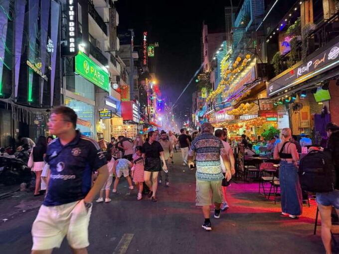 From Ho Chi Minh: Acoustics Live Music & Street Food Tour - Customizable Options for Dietary Preferences