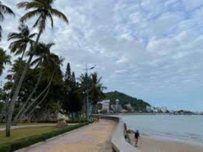 From Ho Chi Minh City: Vung Tau Full-Day Guided Tour - Discovering Bach Dinh Mansion