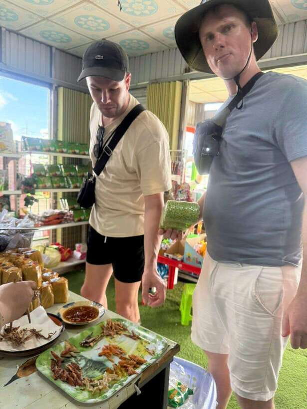 From Hoi An/Da Nang: Hue Imperial City Group Tour With Lunch - Exploring Khai Dinh Mausoleum