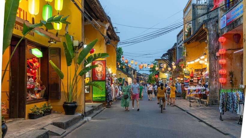 From Hoi An: Walking Food Tour In Hoi An Old Town - Exploring Hoi An Ancient Town