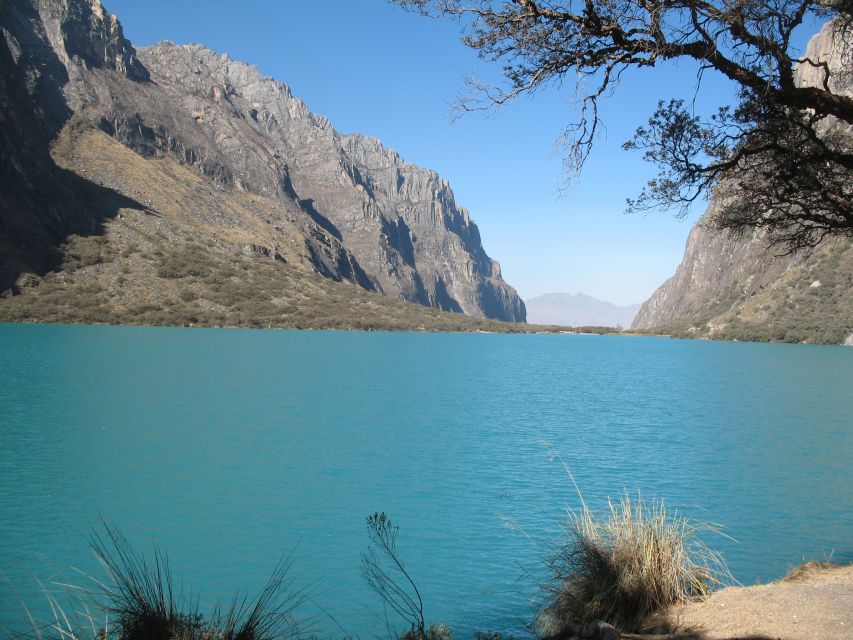 From Huaraz: Guided Hiking Tour of Llanganuco Lakes & Entry - Itinerary Highlights
