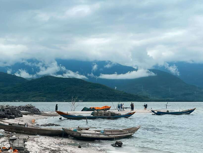 From Hue: Private Car to Hoi An via An Bang Cemetery - Discovering An Bang Cemetery