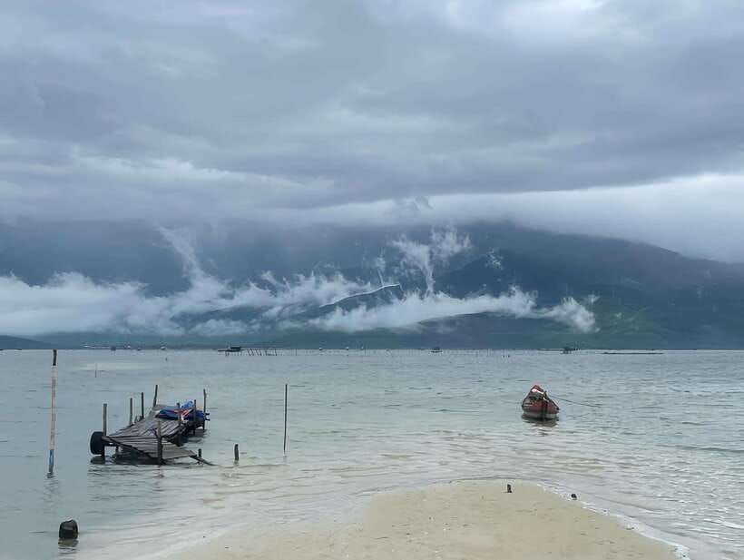 From Hue: Private Car to Hoi An via An Bang Cemetery - Dining Experience at Lap An Lagoon