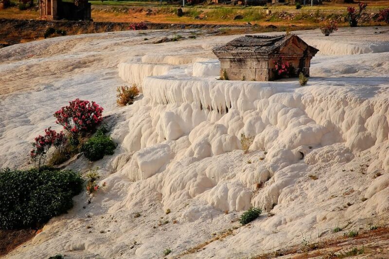 From Istanbul: Guided Pamukkale Tour with Flight and Lunch - Who Should Consider This Tour?