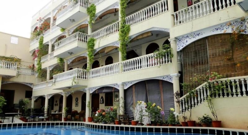 From Jaipur : 2 Day Guided Pink City Tour With 3-Star Hotel - Itinerary Highlights