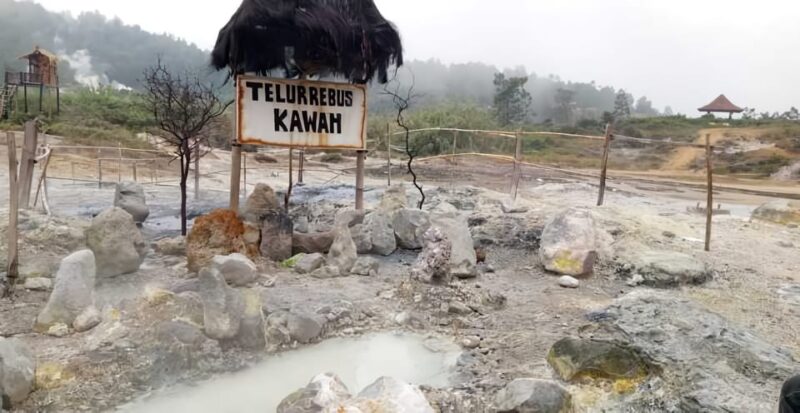 From Jakarta : Mount Dieng Plateau 4 Day 3 Night - Meals and Accommodation