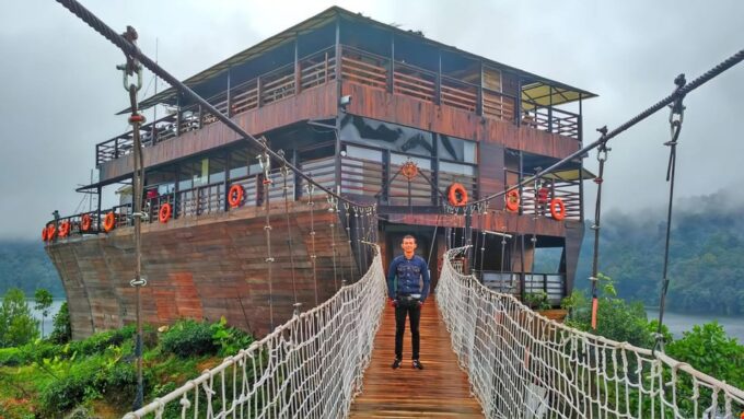 From Jakarta : Private Tour 5 Days 4 Night Jakarta Explore - Highlights and Unique Experiences