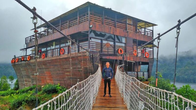 From Jakarta : White Crater, Pinisi Lake, Tea Plantation - Bandung: A Trending Destination