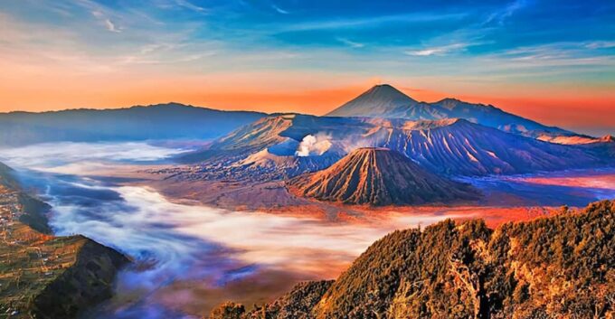 From Jakarta : Yogyakarta, Borobudur, Bromo, Ijen & Bali - Midnight Hike to Ijen Volcano