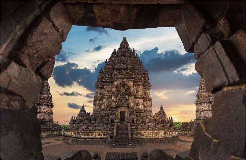 From Jakarta: Yogyakarta, Borobudur, Bromo, Ijen & Bali Tour - Key Points