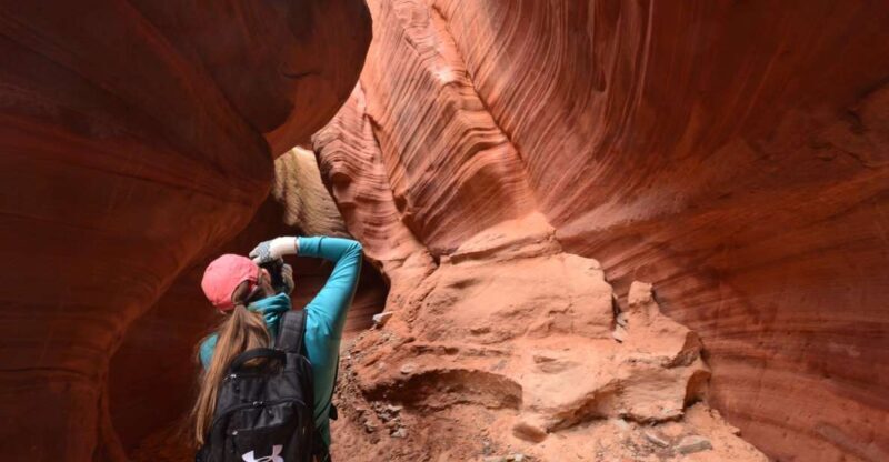 From Kanab: 3-Hour Peek-a-Boo Slot Canyon Hiking/Photo Tour - Key Points